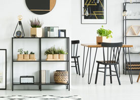 Muebles con estructuras metálicas que hacen tus ambientes más livianos